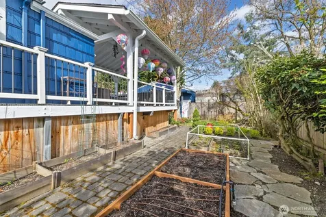 10532 Evanston Avenue N Seattle WA 98133