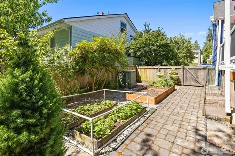 10532 Evanston Avenue N Seattle WA 98133