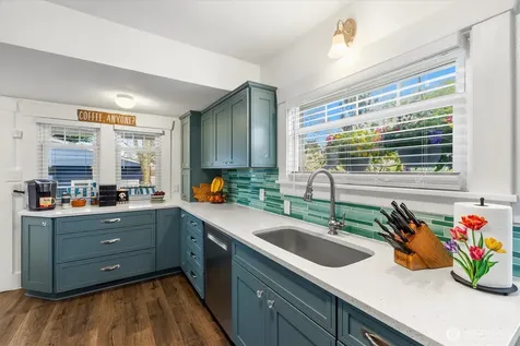 10532 Evanston Avenue N Seattle WA 98133
