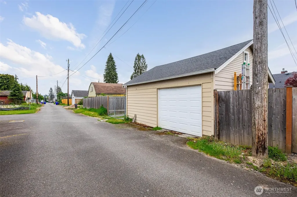 2309 State Street Everett WA 98201