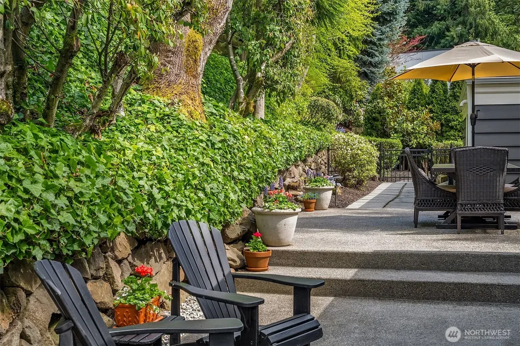 502 Lake Washington Boulevard E Seattle WA 98112