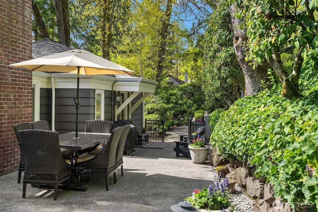 502 Lake Washington Boulevard E Seattle WA 98112