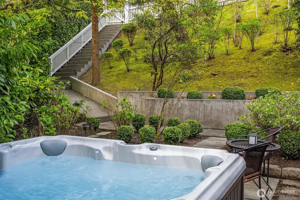 502 Lake Washington Boulevard E Seattle WA 98112
