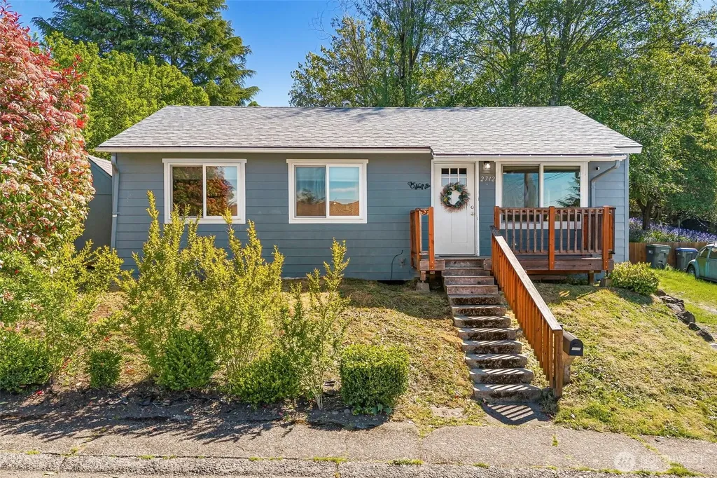 2712 Hefner Avenue Bremerton WA 98310