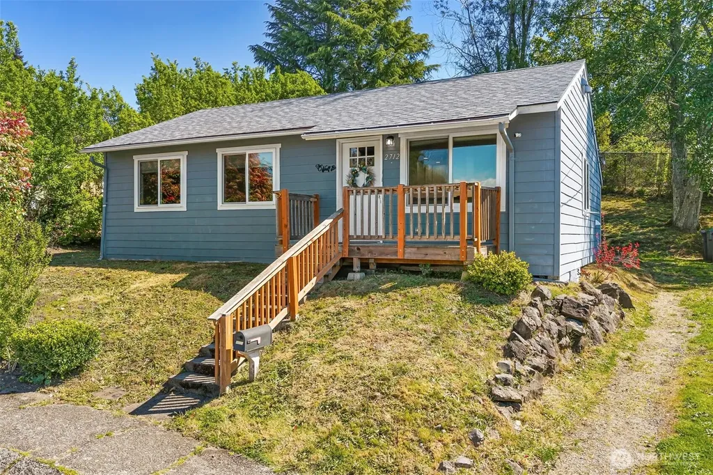 2712 Hefner Avenue Bremerton WA 98310