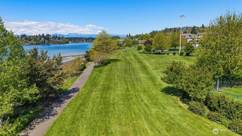 2712 Hefner Avenue Bremerton WA 98310