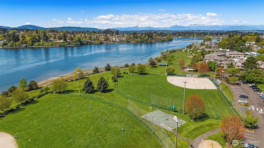 2712 Hefner Avenue Bremerton WA 98310
