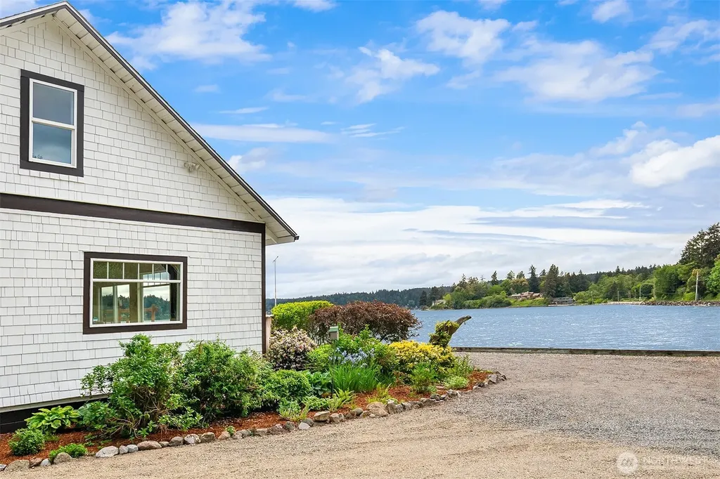 22113 Dockton Road SW Vashon WA 98070