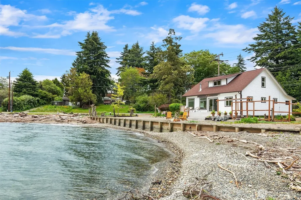 22113 Dockton Road SW Vashon WA 98070