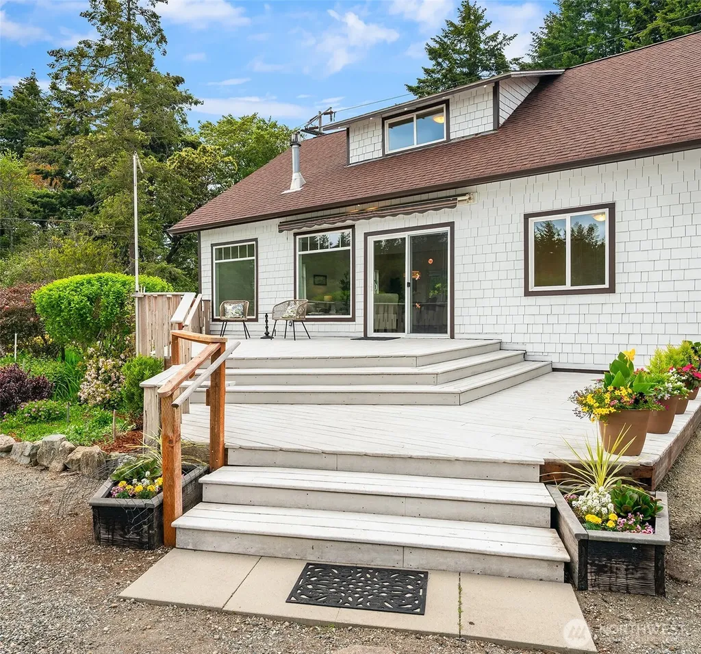 22113 Dockton Road SW Vashon WA 98070