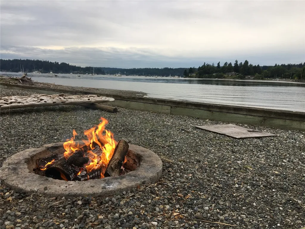22113 Dockton Road SW Vashon WA 98070