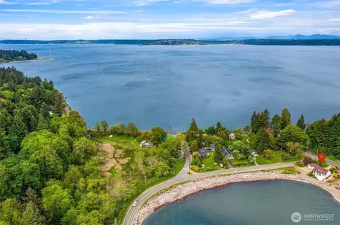 22113 Dockton Road SW Vashon WA 98070