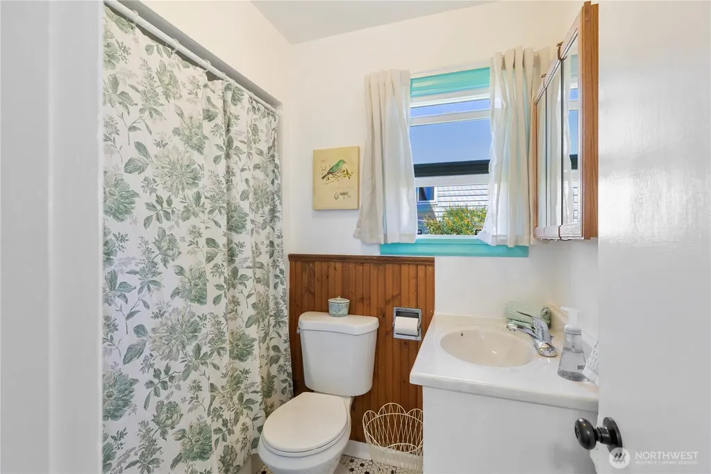1749 Trenton Avenue Bremerton WA 98310