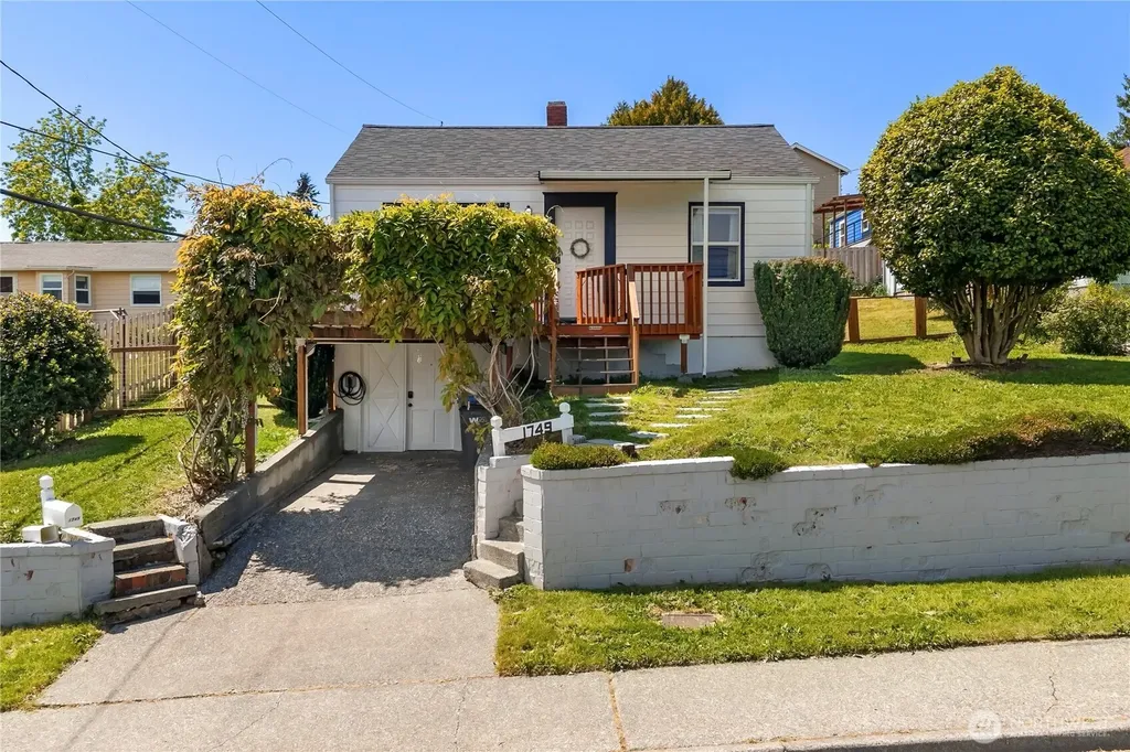1749 Trenton Avenue Bremerton WA 98310