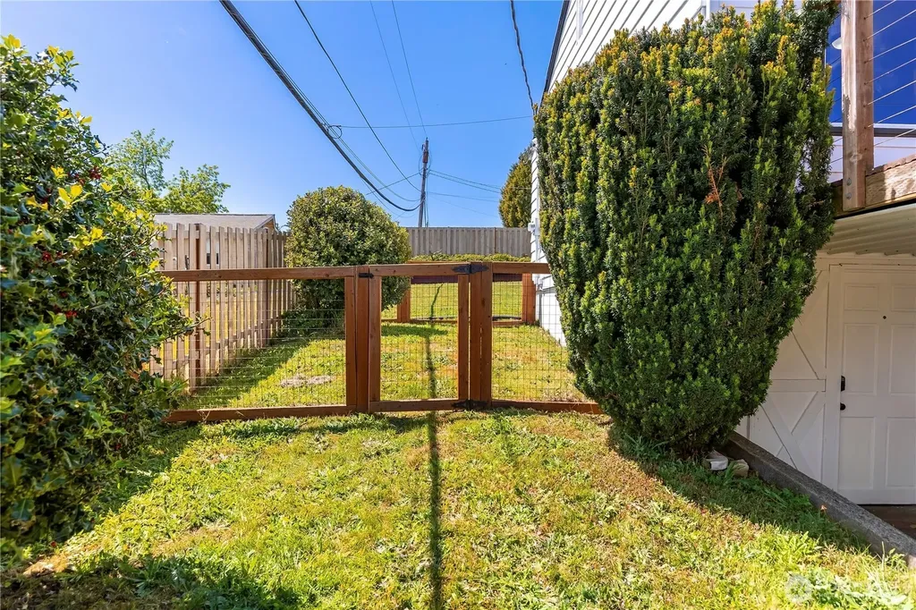 1749 Trenton Avenue Bremerton WA 98310