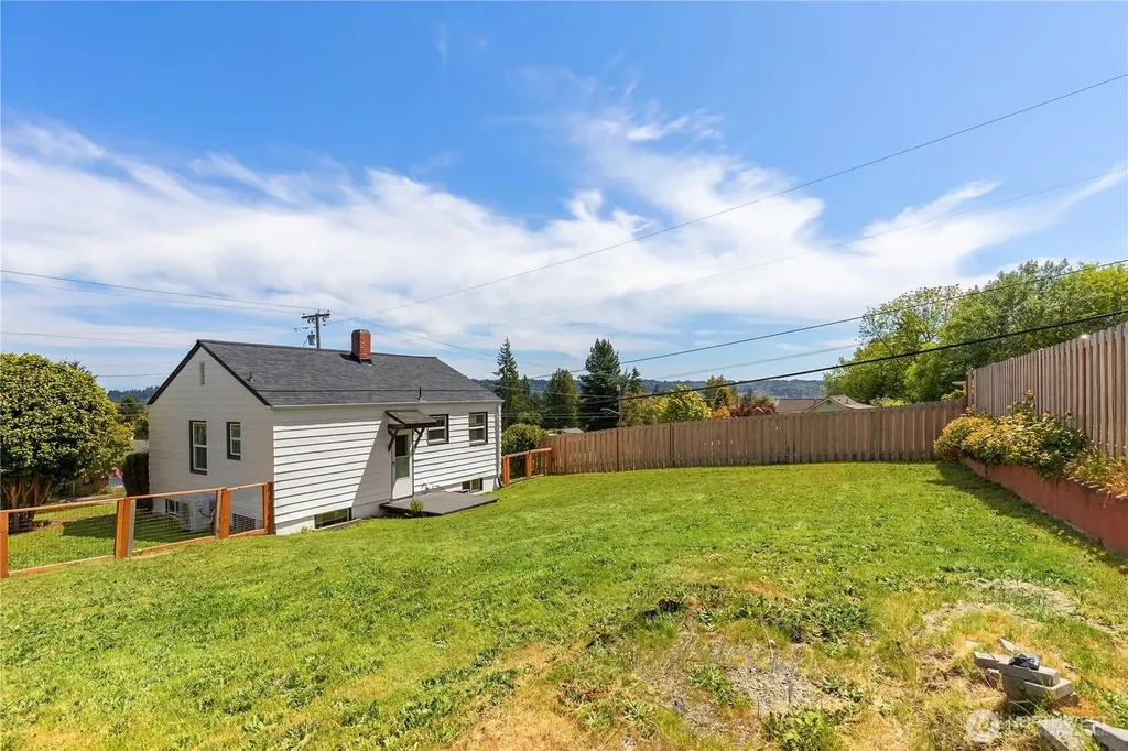 1749 Trenton Avenue Bremerton WA 98310