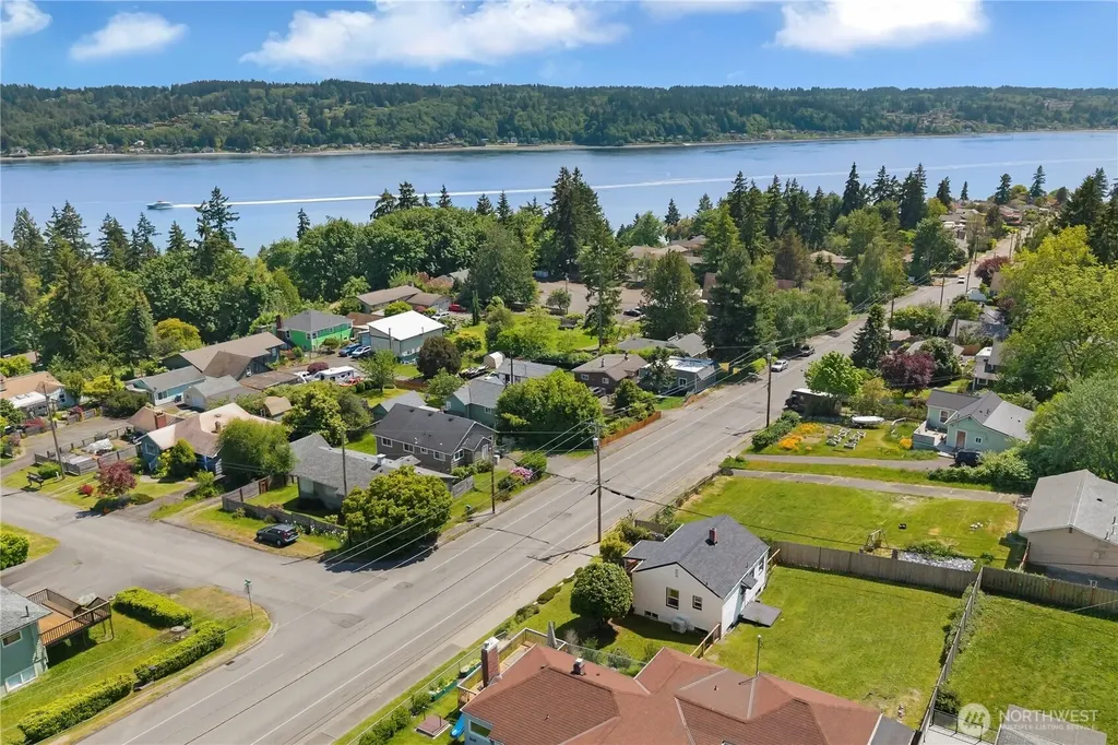 1749 Trenton Avenue Bremerton WA 98310