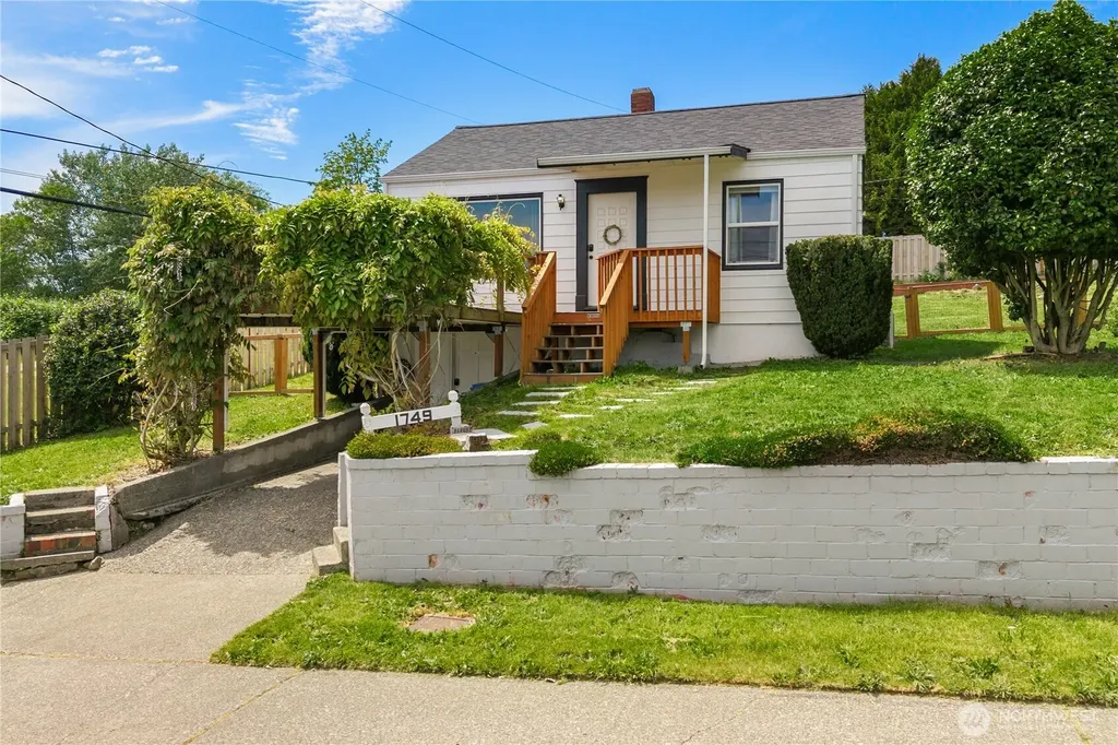 1749 Trenton Avenue Bremerton WA 98310