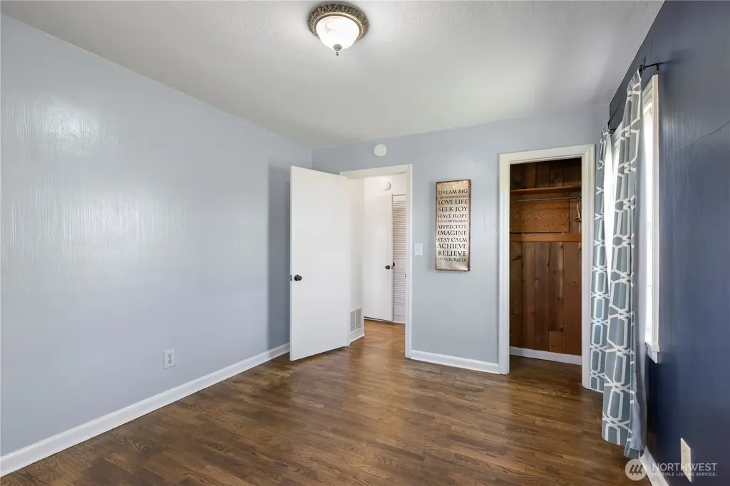 1749 Trenton Avenue Bremerton WA 98310