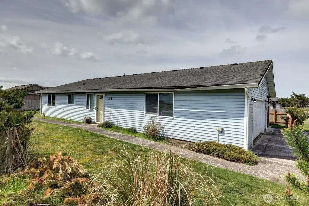 816 325th Street Ocean Park WA 98640