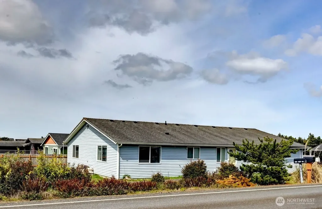 816 325th Street Ocean Park WA 98640