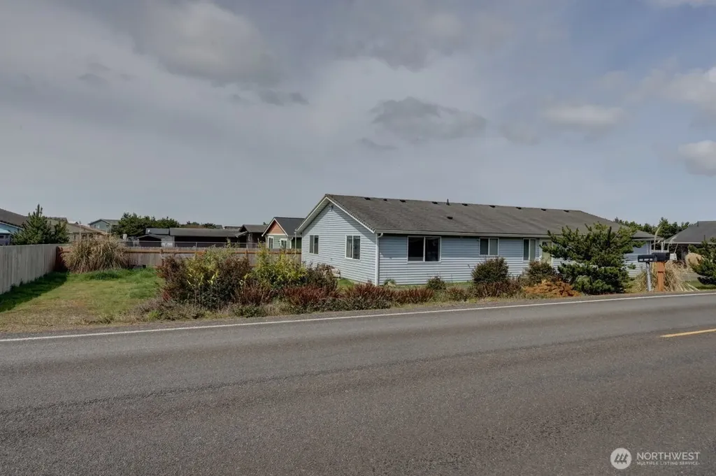 816 325th Street Ocean Park WA 98640