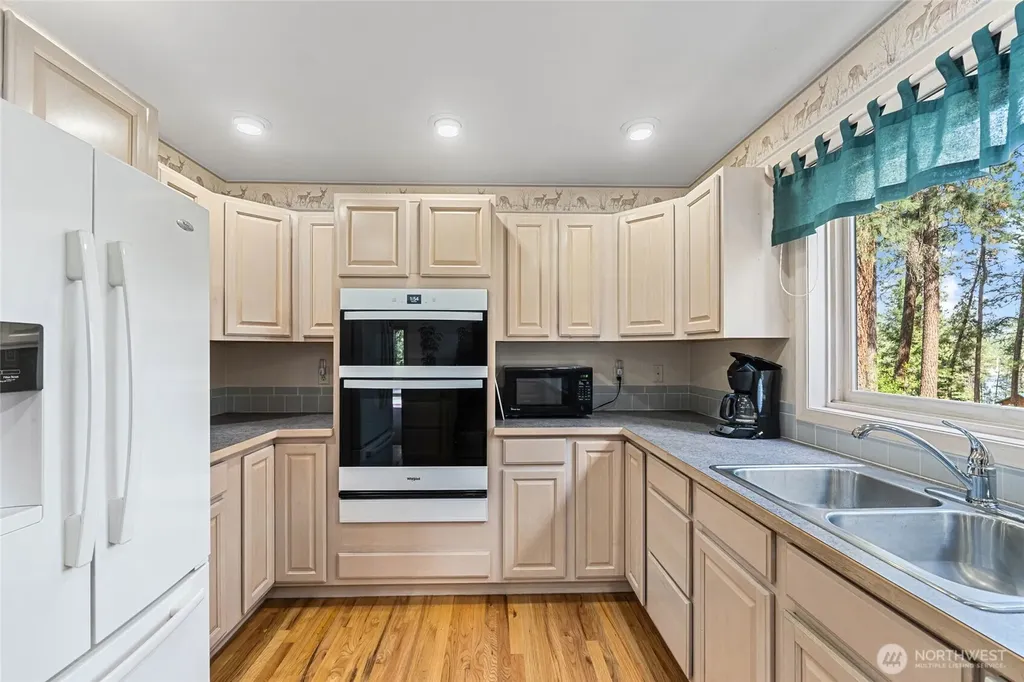 61 Columbia Drive Kettle Falls WA 99141