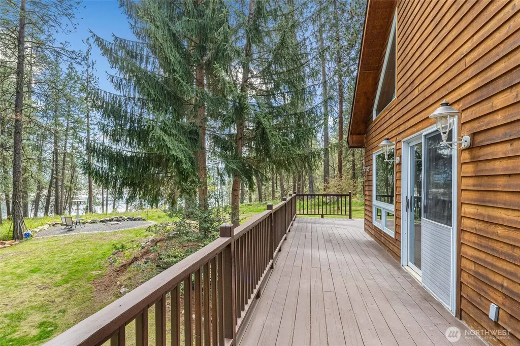 61 Columbia Drive Kettle Falls WA 99141