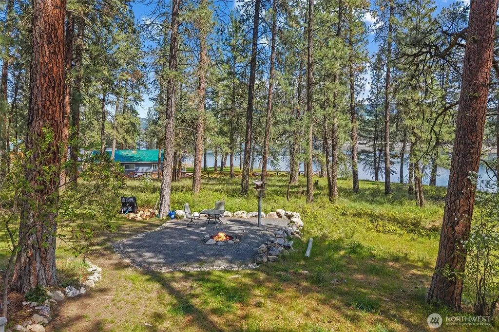 61 Columbia Drive Kettle Falls WA 99141