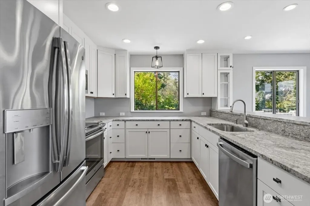 4124 Lakeview Place Chelan WA 98816