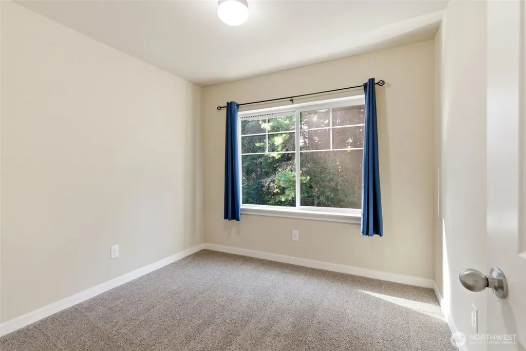 1569 NE Fontaine Way Poulsbo WA 98370