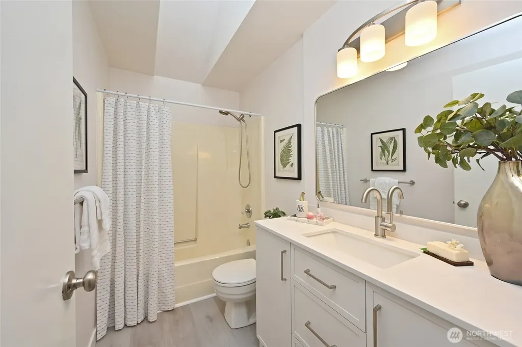 10263 NE 129th Lane Kirkland WA 98034