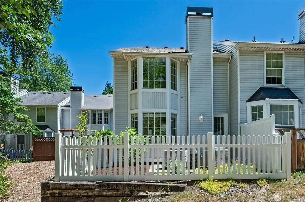 10263 NE 129th Lane Kirkland WA 98034