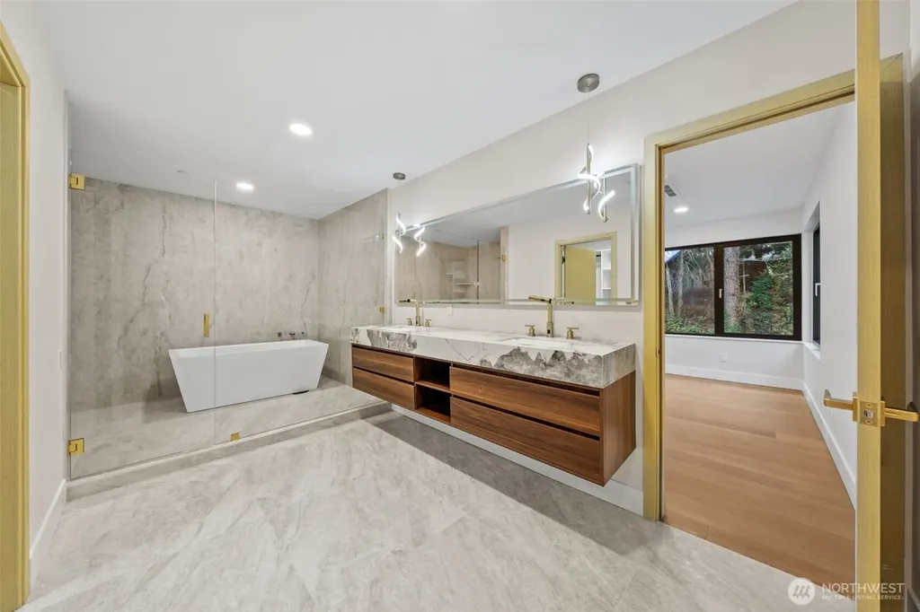 7905 240th Street SW Edmonds WA 98026