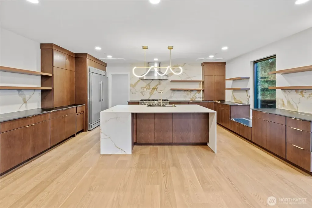 7905 240th Street SW Edmonds WA 98026