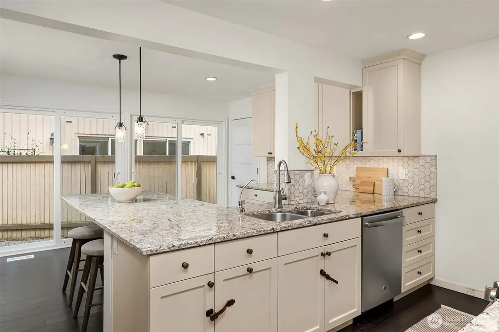 20819 NE 25th Street Sammamish WA 98074