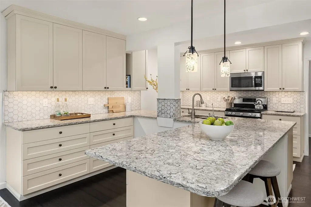 20819 NE 25th Street Sammamish WA 98074