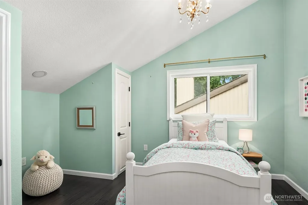 20819 NE 25th Street Sammamish WA 98074