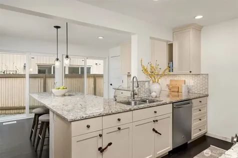 20819 NE 25th Street Sammamish WA 98074