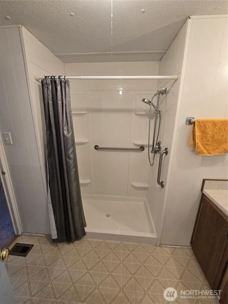 2302 R Street SE Auburn WA 98002
