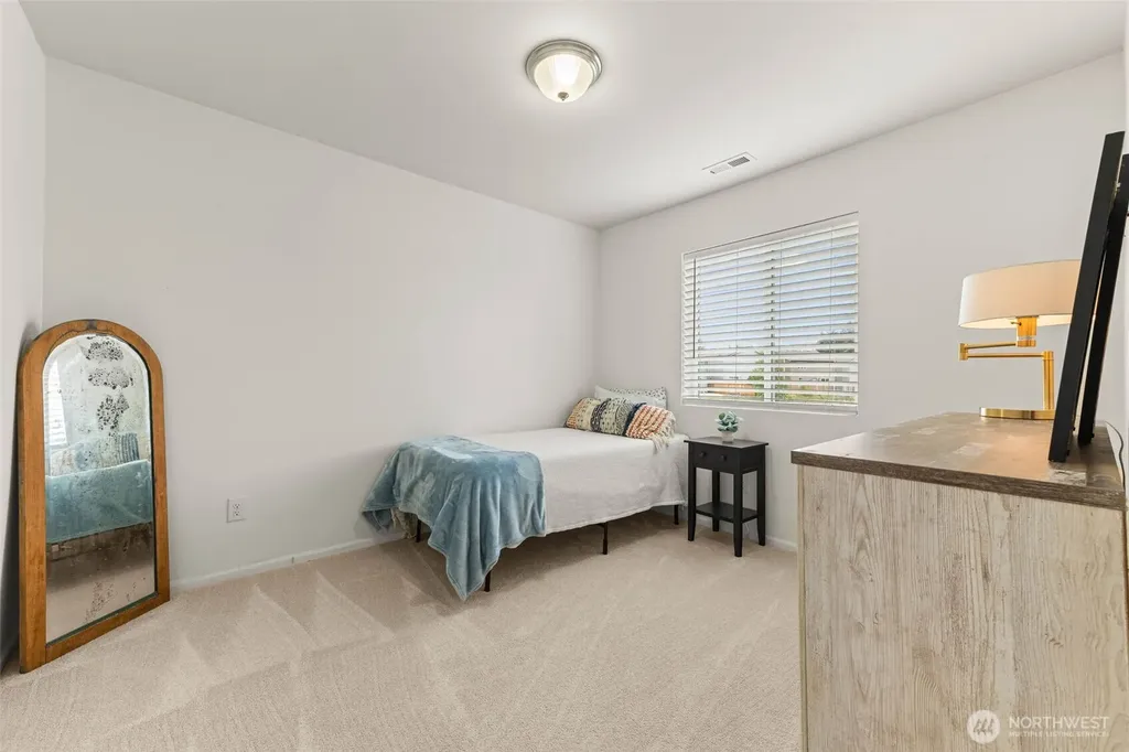 6717 Birdseye Ave NE Lacey WA 98516
