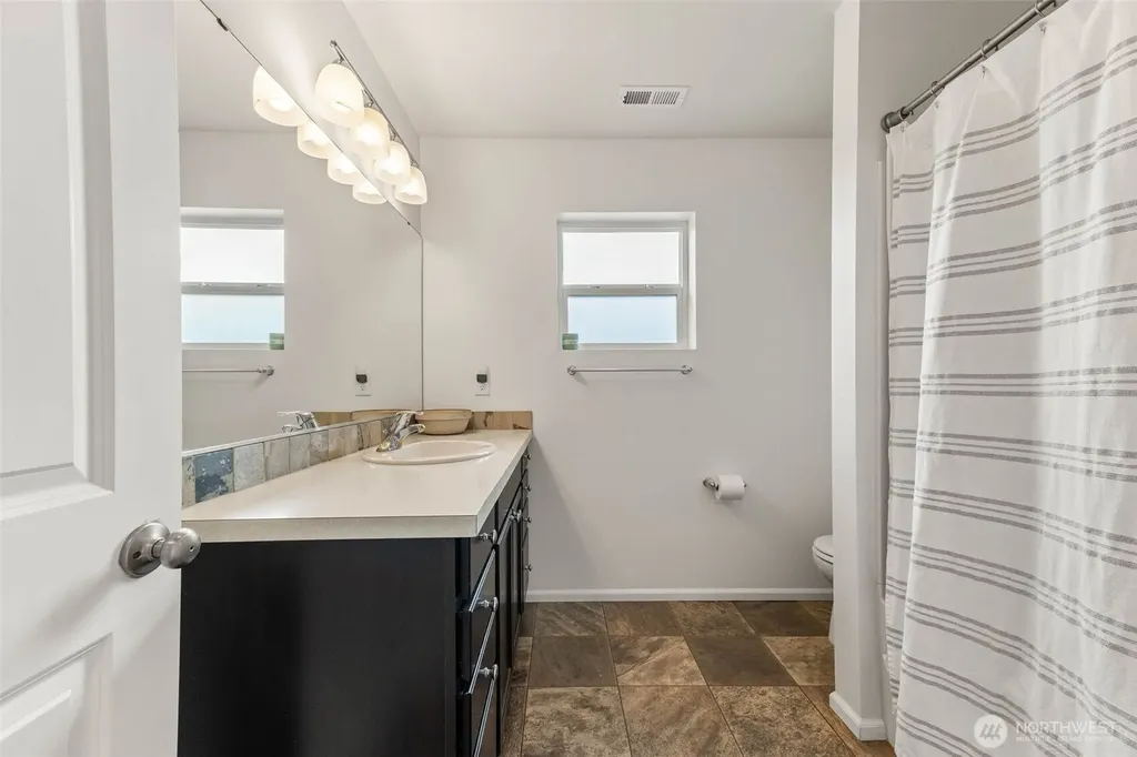 6717 Birdseye Ave NE Lacey WA 98516