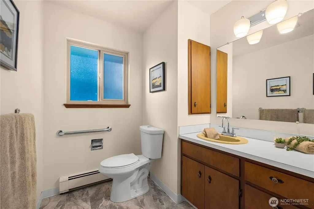 3702 S 194th Street Seatac WA 98188