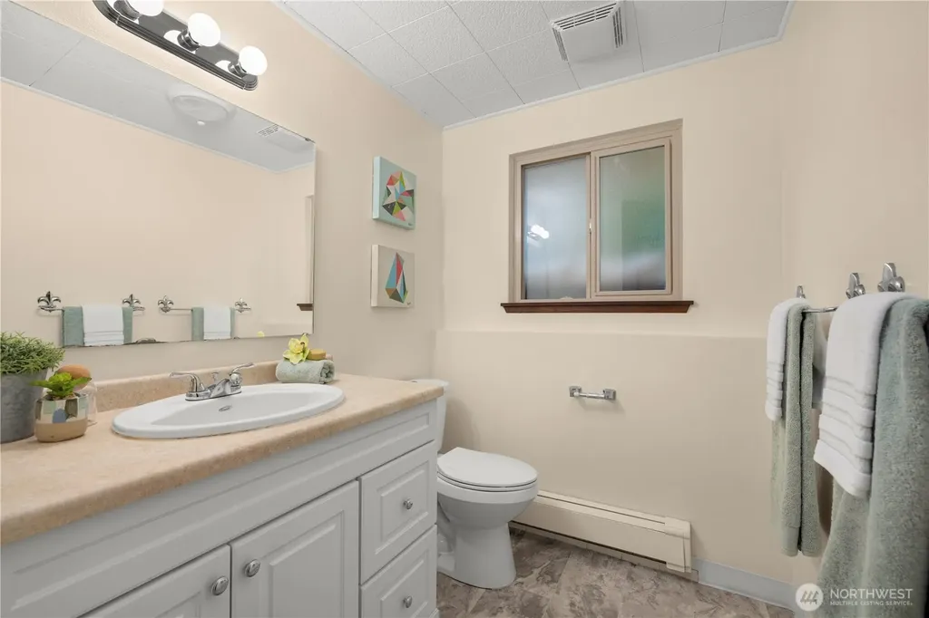 3702 S 194th Street Seatac WA 98188