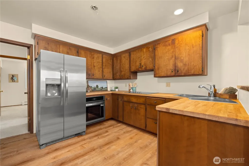 3702 S 194th Street Seatac WA 98188