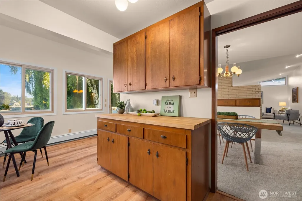 3702 S 194th Street Seatac WA 98188