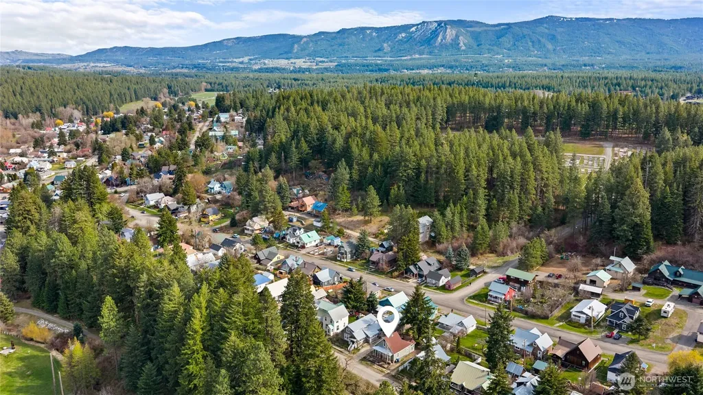 132 4th Street Roslyn WA 98941
