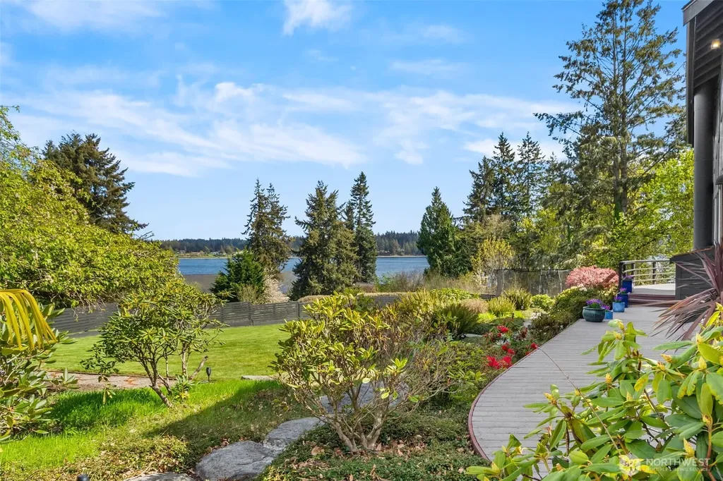 7746 Manzanita Drive NW Olympia WA 98502