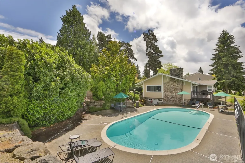 12423 NE 131st Court Kirkland WA 98034