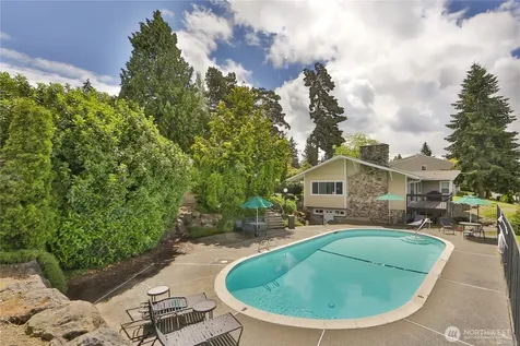 12423 NE 131st Court Kirkland WA 98034